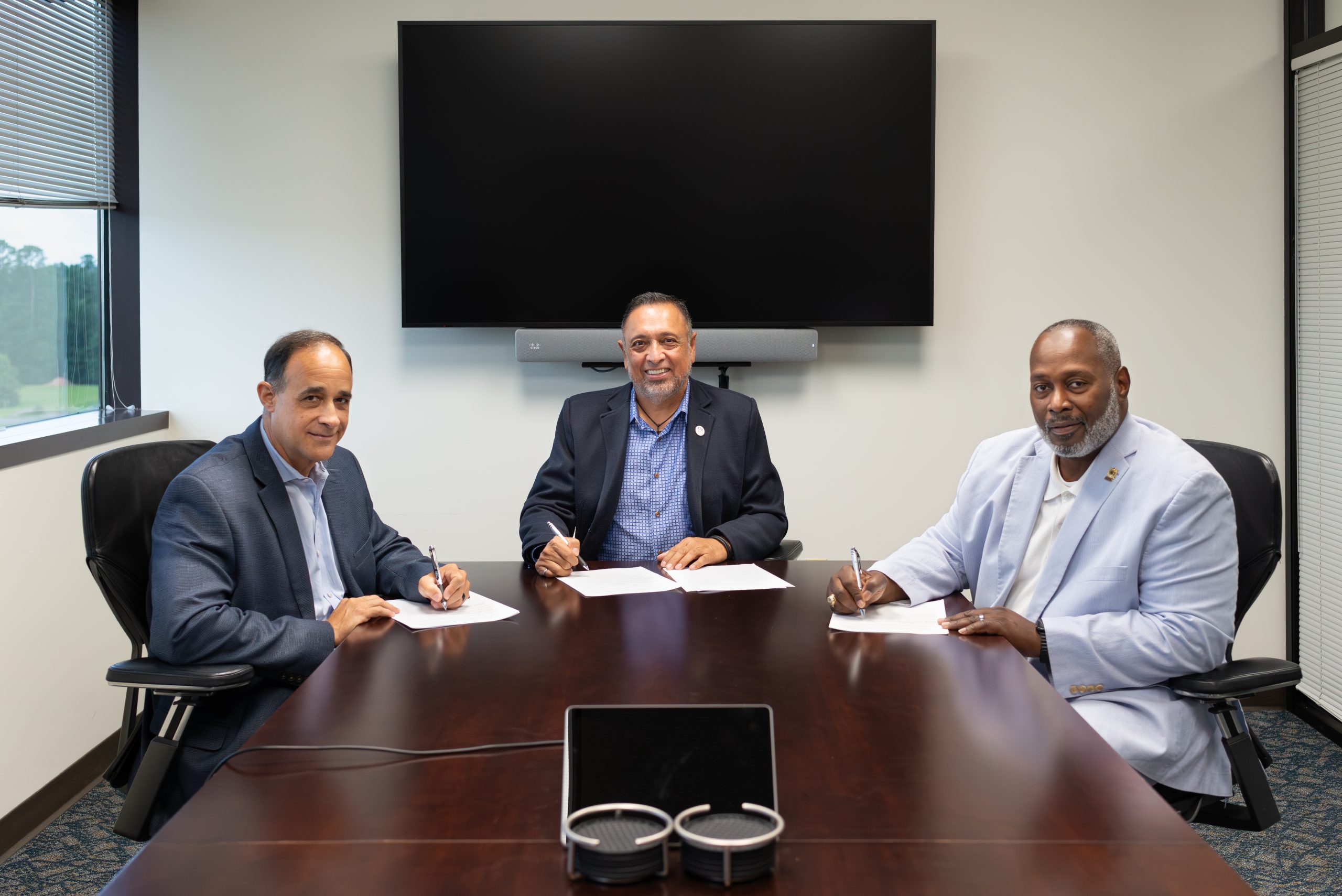 FIU and Savannah River Nuclear Solutions Sign MOU to Strengthen Workforce Development and Advance DOE Missions